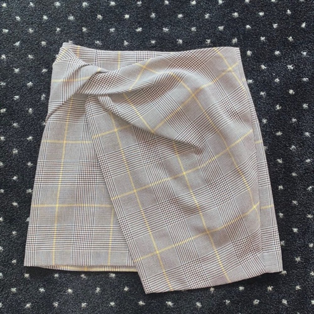 Aritzia Babaton Plaid Skirt